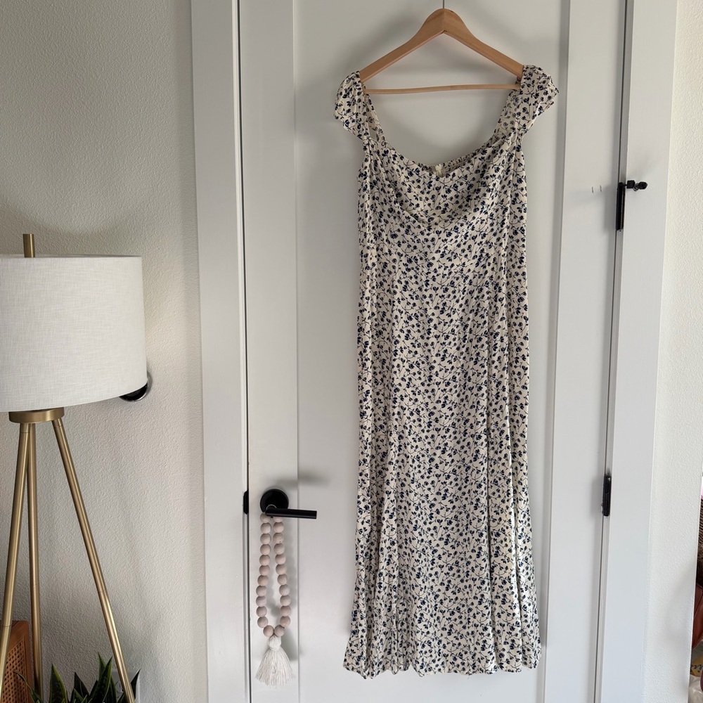 NWT / Reformation Bryson Dress in Mykonos Navy Floral Print